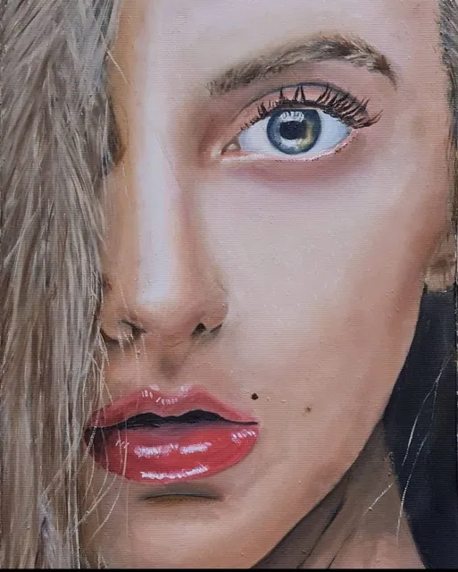 تفاصيل وجه مرسومة بالألوان